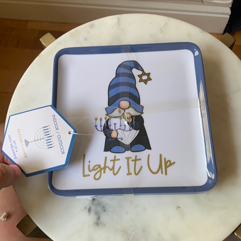 Set of 4 Chanukah dishes with gnome